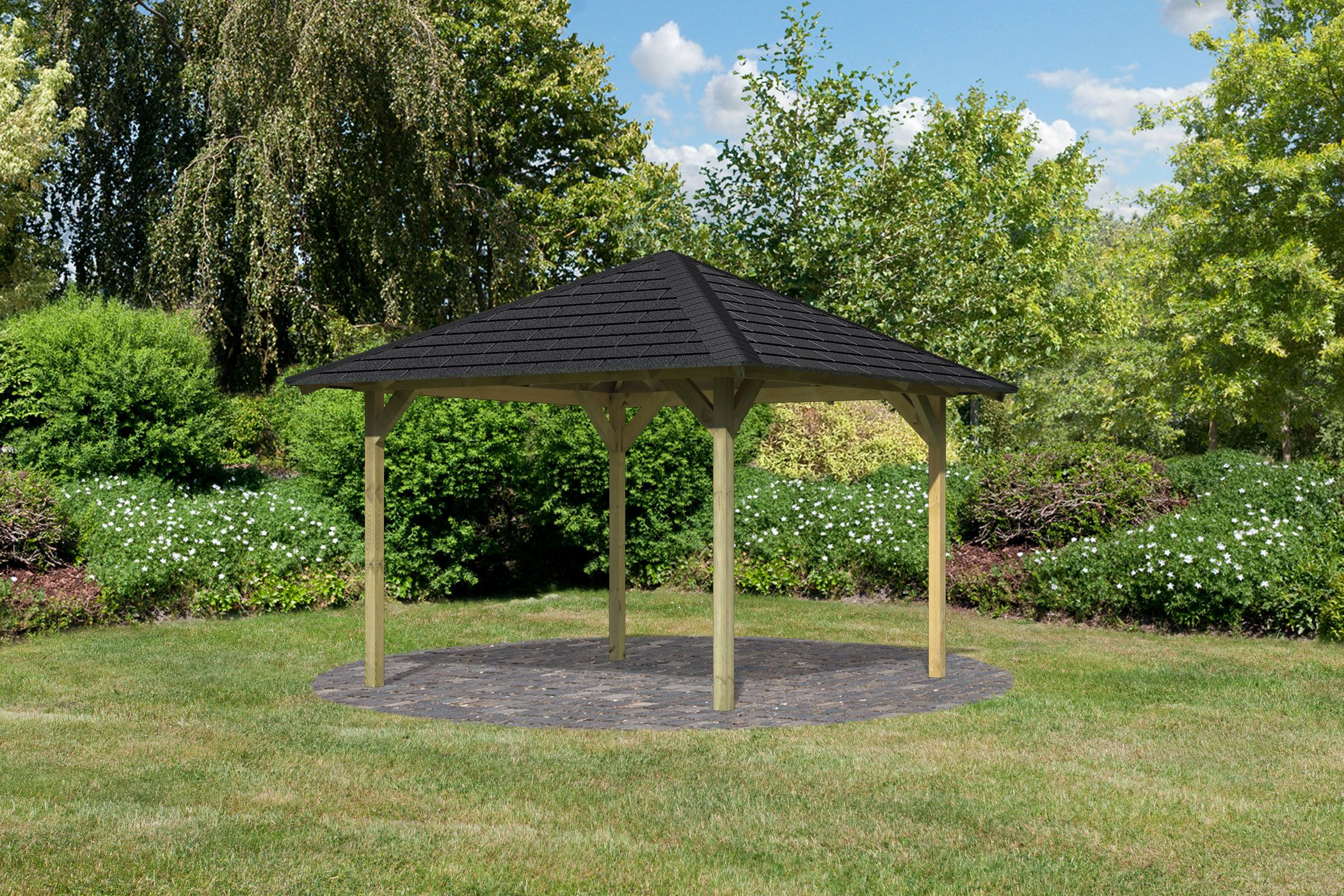 Außenansicht des Karibu Pavillon Cordoba aus KDI-Massivholz mit Walmdach im Garten aufgebaut