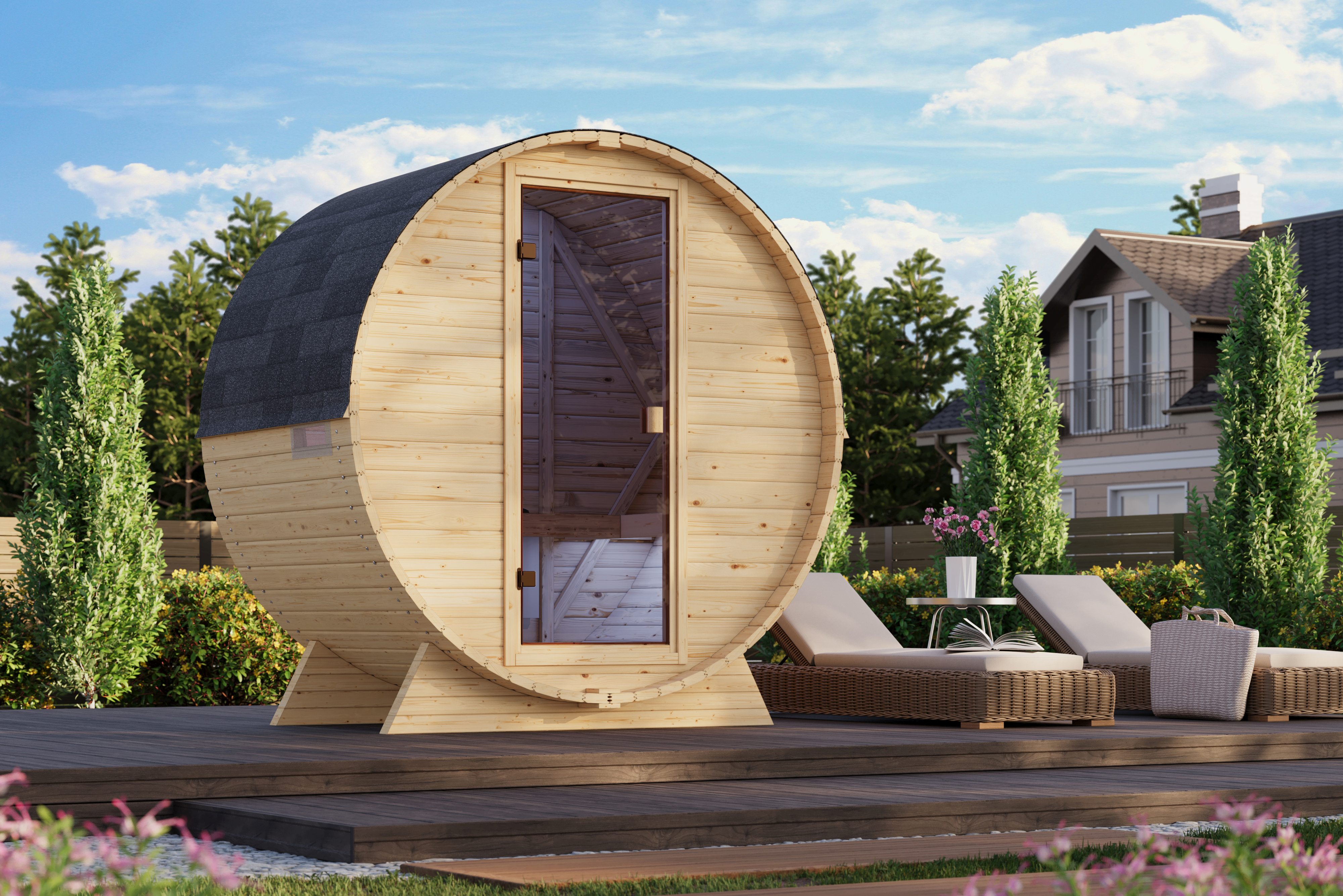 Karibu Fasssauna Mini Basic als stimmungsvoller Wellnessbereich im Garten aufgebaut